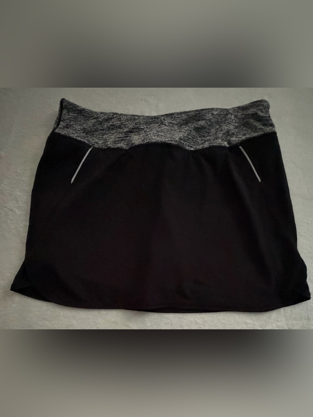 Kiwi Kate Black Skort with Heathered Gray Waistband, Size S